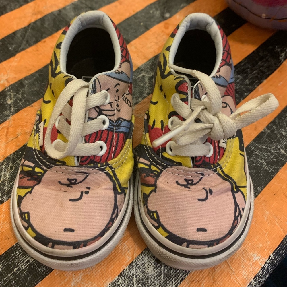 VANS - Picture 3 of 5